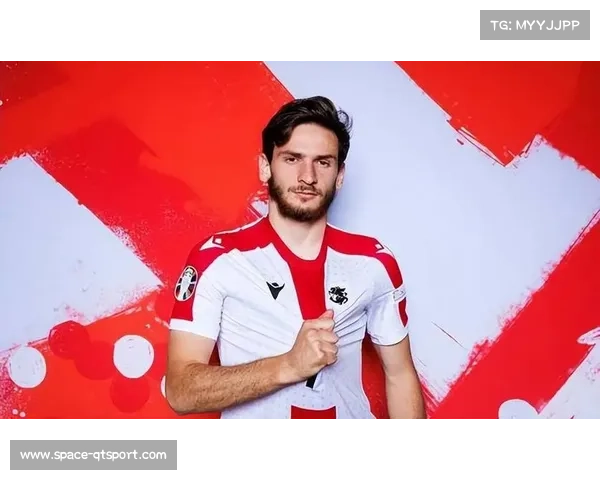 克瓦拉茨赫利亚坦言拜仁强大：十人防守仍难攻克