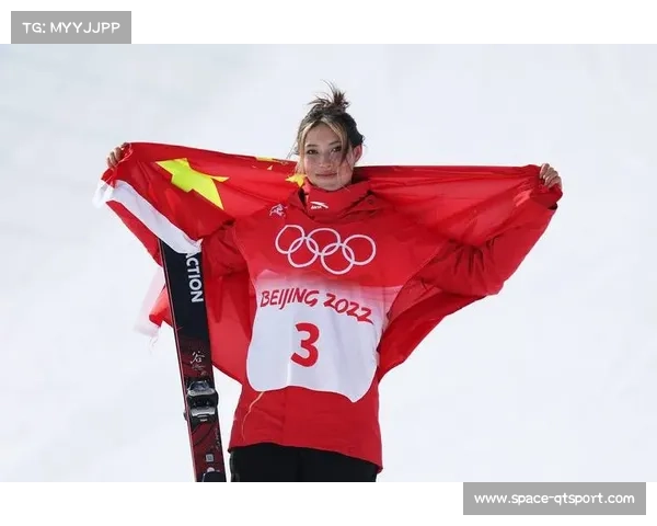 冬奥会训练基地开放日，谷爱凌挑战新高难度动作成功