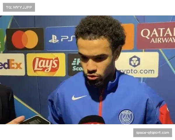 巴黎圣日耳曼小将埃梅里加练长传，旨在提升转换出球能力